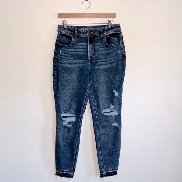 Maurcies Distressed High Rise Curvy Jeans - Picture 1 of 7